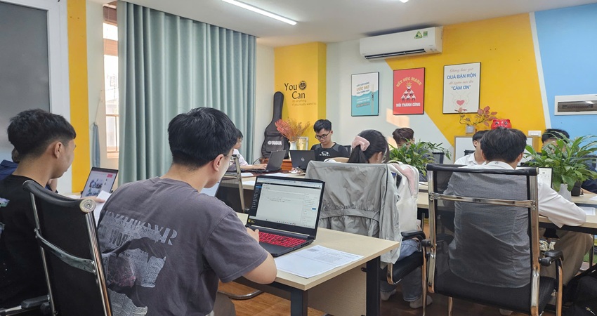 Các bạn tại khóa Đào tạo quảng cáo Google ads tại cơ sở Ads Việt