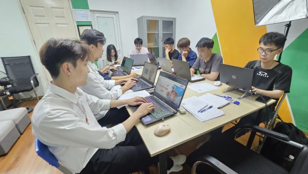 Các bạn tại khóa Đào tạo quảng cáo Google ads tại cơ sở Ads Việt