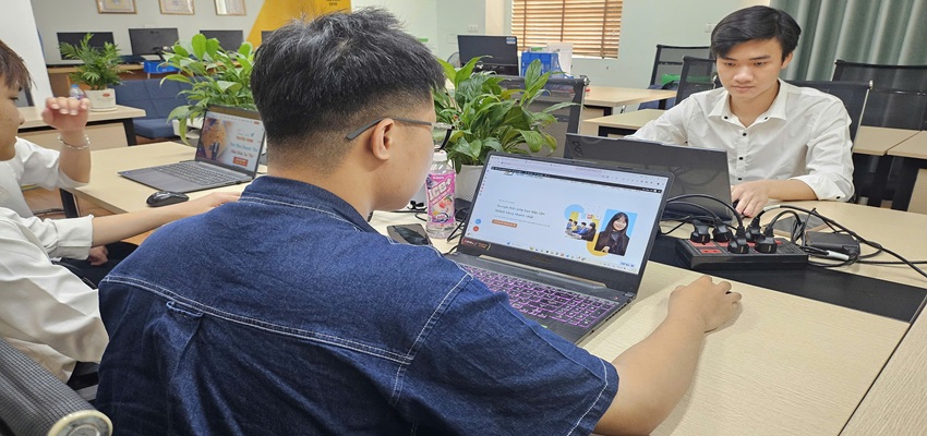 Học viên được trang bị kĩ năng tự học trong khóa đào tạo Google Ads tại Thanh Xuân