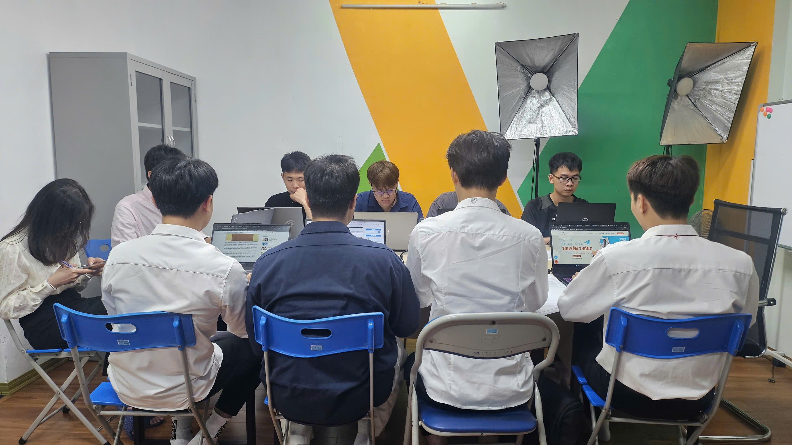 học lớp dạy Google Ads tại Thanh Xuân cho người mới bắt đầu chạy quảng cáo Google hiệu quả